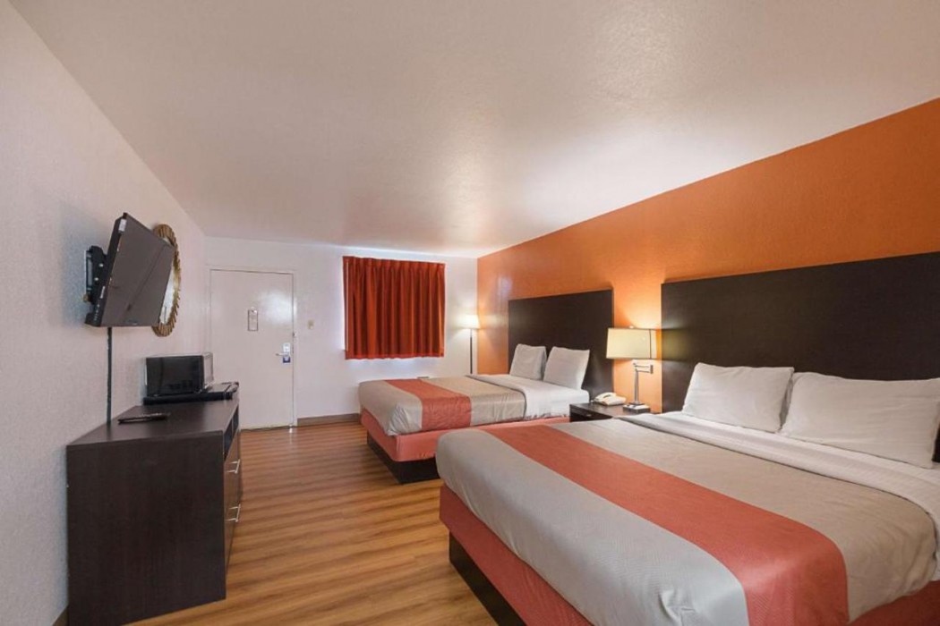 Motel6 San Antonio, TX - I-10 West 14/55