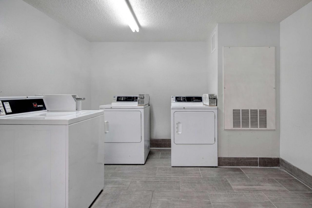 Motel6 San Antonio, TX - South 33/58