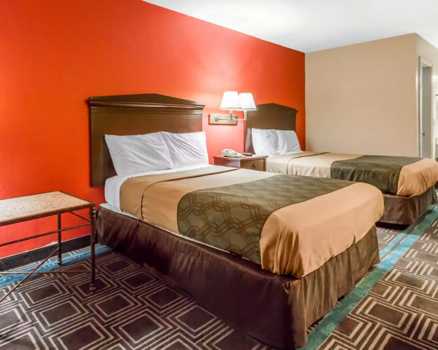 Econo Lodge Lanett, AL 20/37
