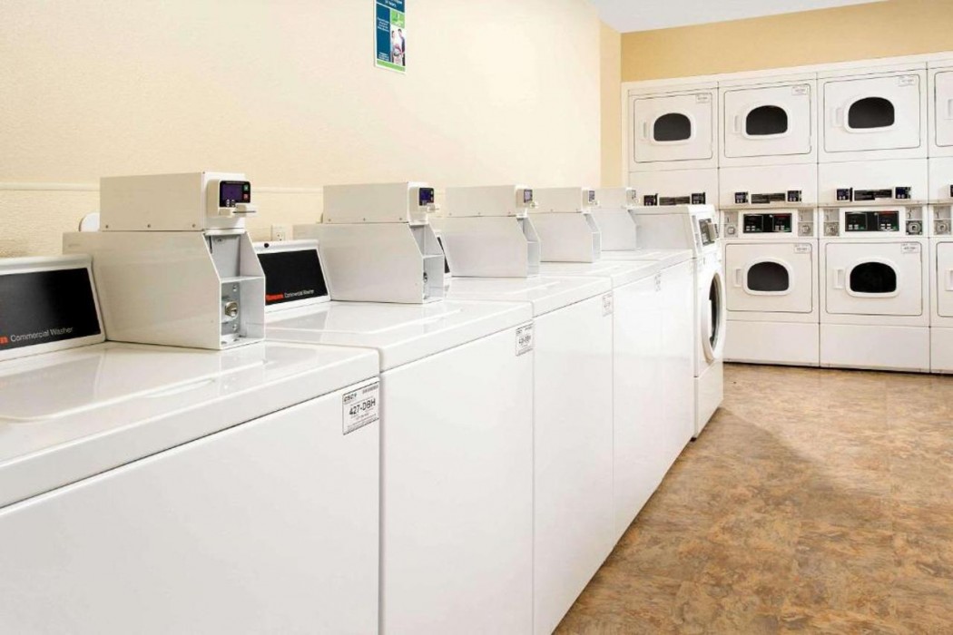 Woodspring Suites Chicago Romeoville 21/33