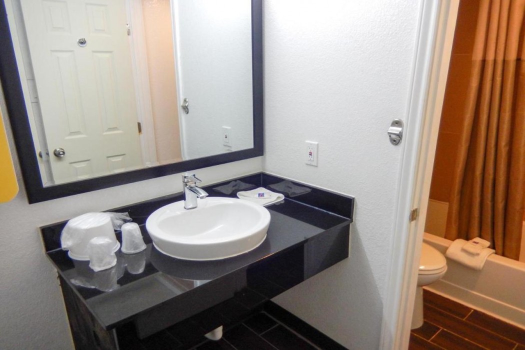 Motel6 Portland, TX 14/29