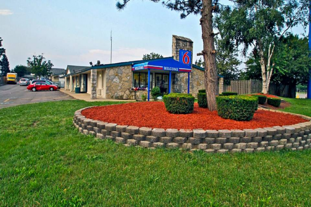 Motel6 Kalamazoo, MI image