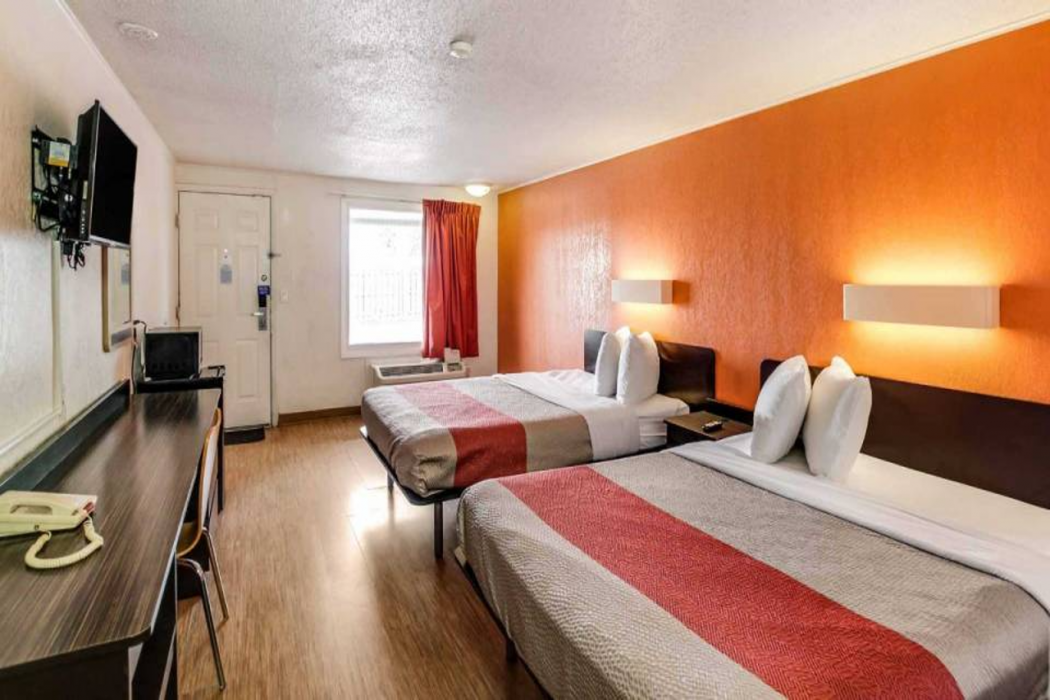 Motel6 Kalamazoo, MI 9/39