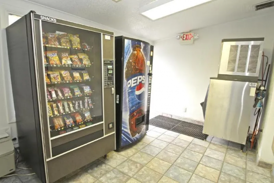 Motel6 Kalamazoo, MI 23/39