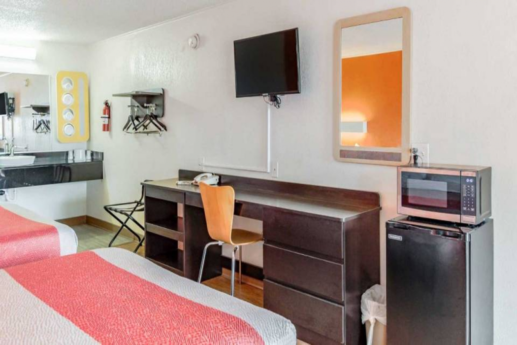 Motel6 Kalamazoo, MI 10/39