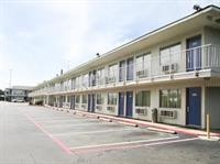 Studio City Suites, a Travelodge by Wyndham 20/37
