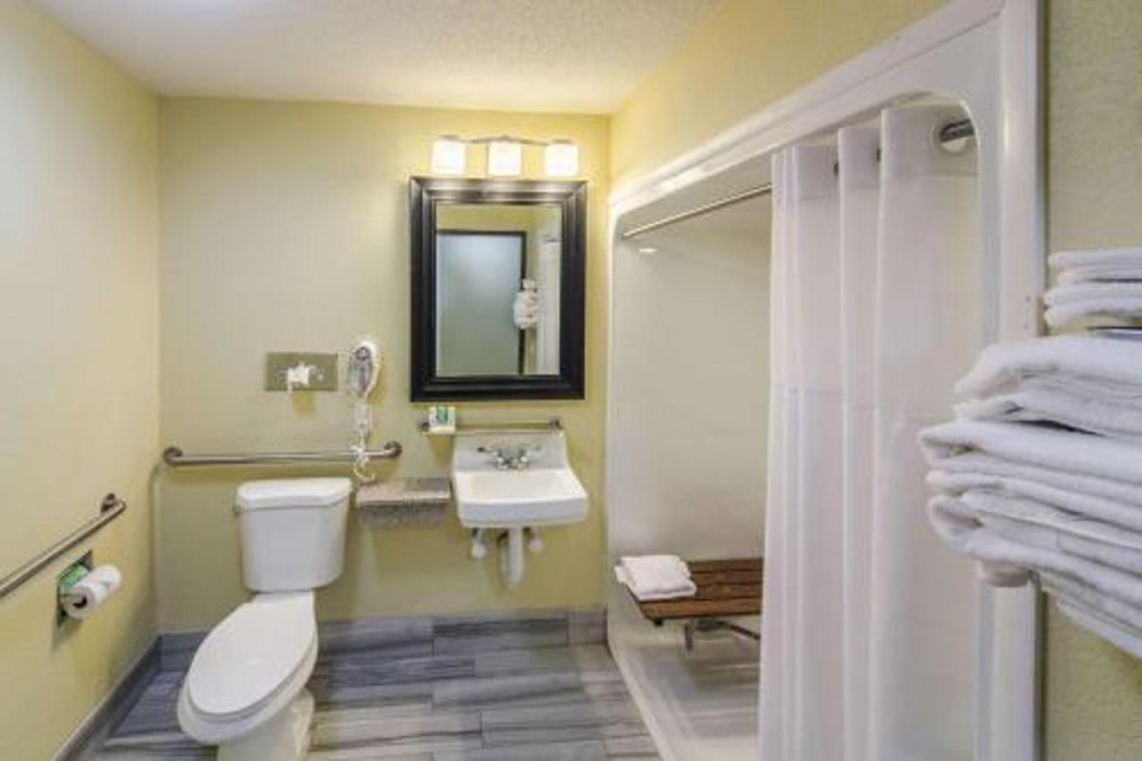 Quality Inn Decatur Near US-224 14/60
