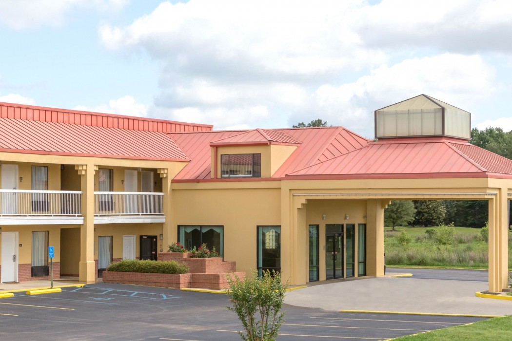 Super 8 By Wyndham Madison/Ridgeland Area 49/58