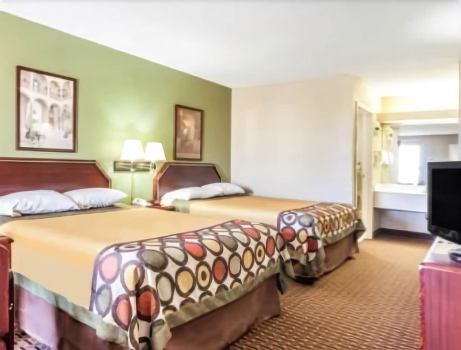 Super 8 By Wyndham Madison/Ridgeland Area 18/58