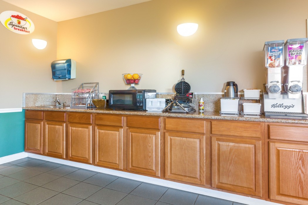 Super 8 By Wyndham Madison/Ridgeland Area 39/58