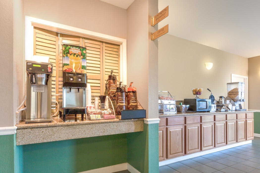 Super 8 By Wyndham Madison/Ridgeland Area 43/58
