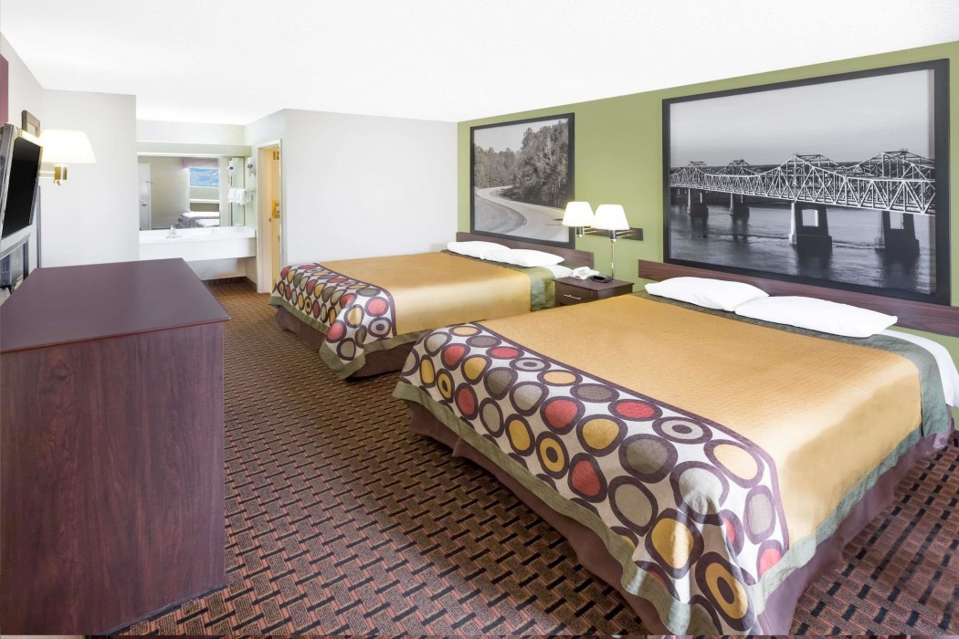 Super 8 By Wyndham Madison/Ridgeland Area 38/58