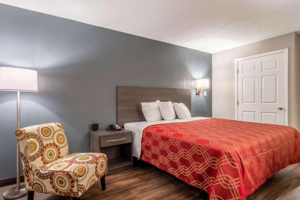 Econo Lodge East Ridge 10/36