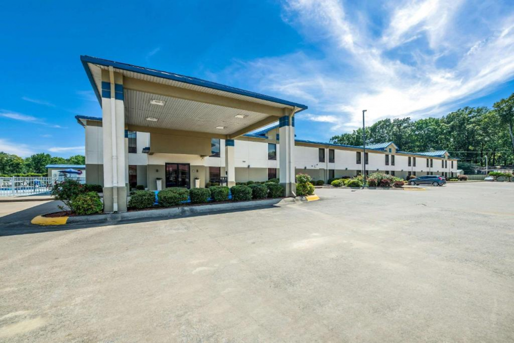 Quality Inn Jacksonville near Little Rock Air Force Base 2/32