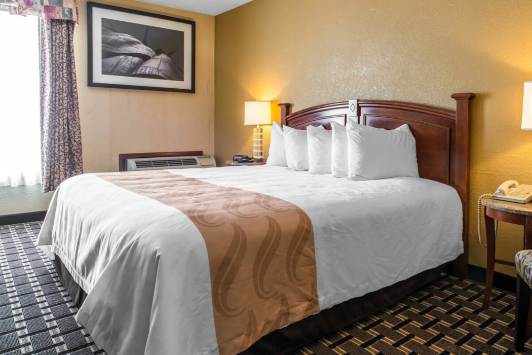 Ramada by Wyndham New Kensington 3/8