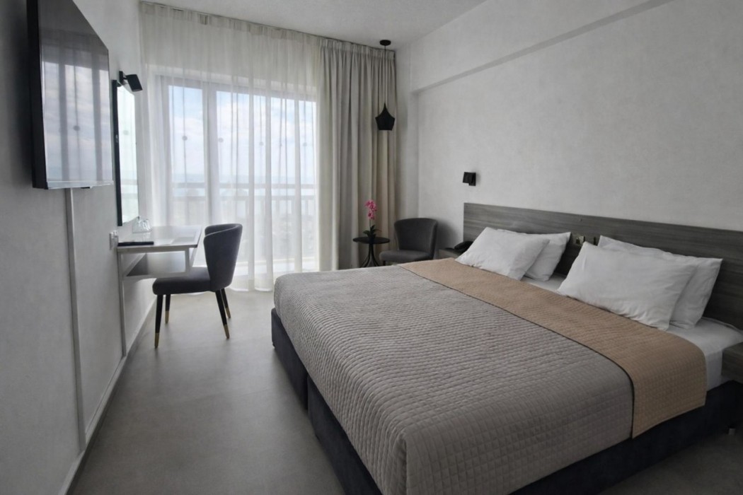 Navarria Hotel 25/50