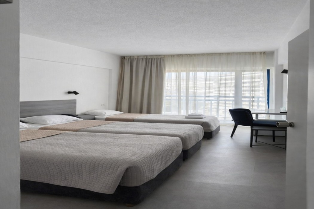 Navarria Hotel 17/50