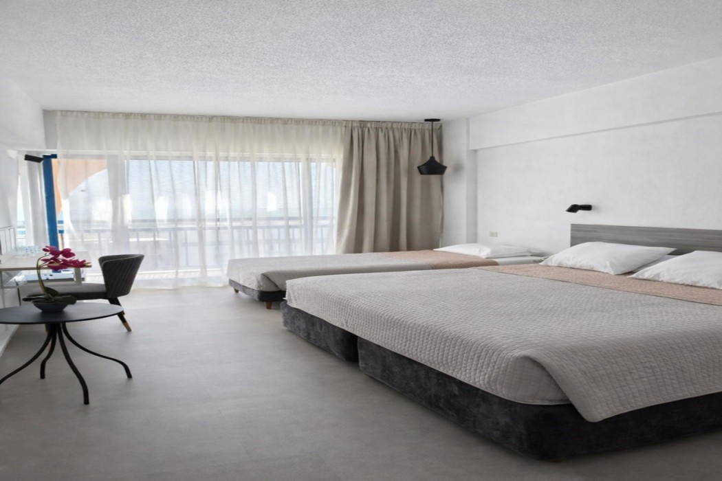 Navarria Hotel 8/50