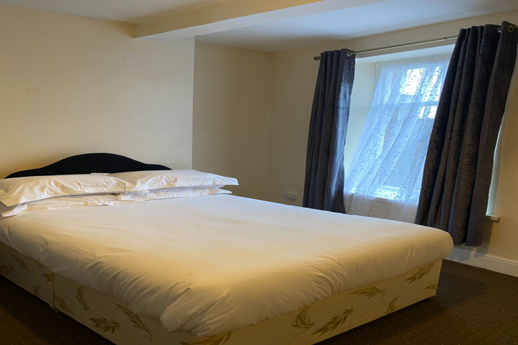 Room at OYO Newport Lodge, NEWPORT (UK)