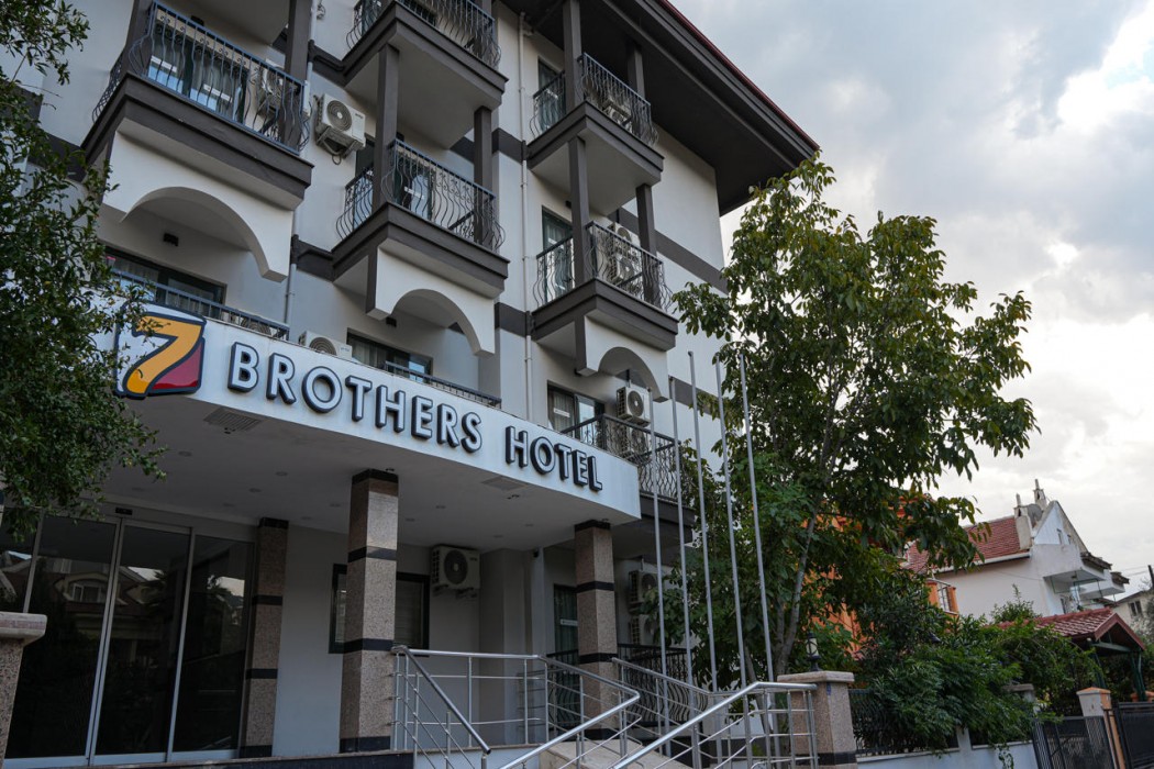 7 Brothers Hotel photo2