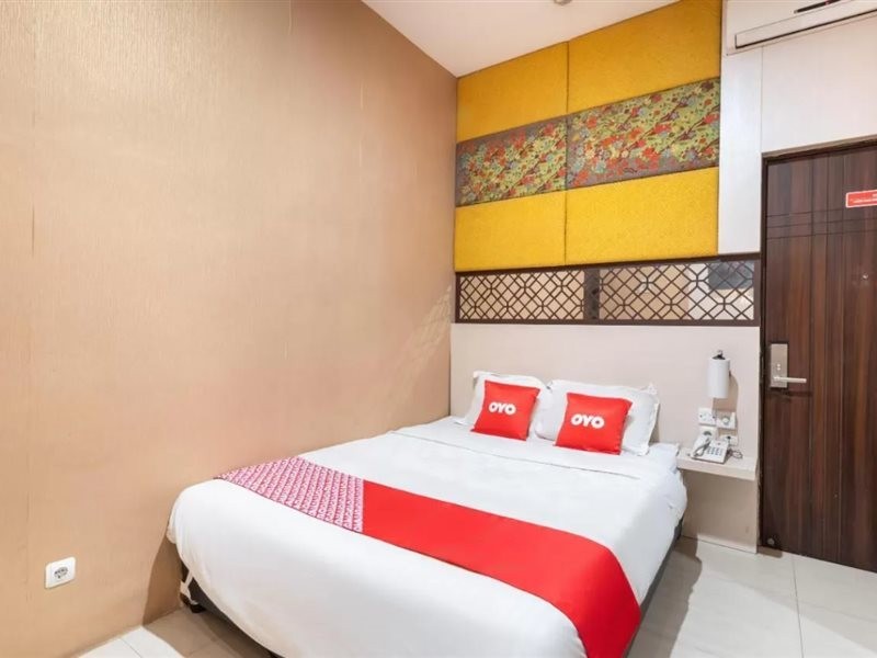 OYO Flagship 91863 Metro House 25/50