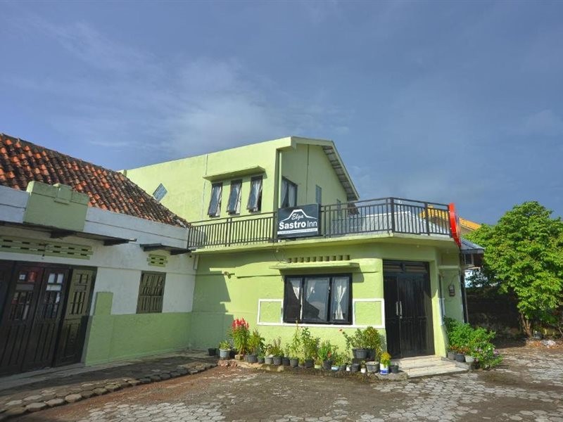 OYO 634 Elga Sastro Inn Syariah 7/24