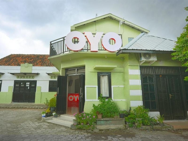OYO 634 Elga Sastro Inn Syariah 8/24