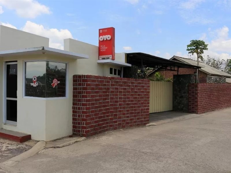 OYO 1722 Villa Ciparay Indah 16/29