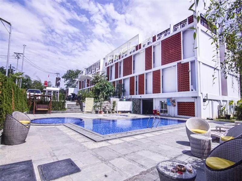 OYO 2233 Bell's Place 15/35