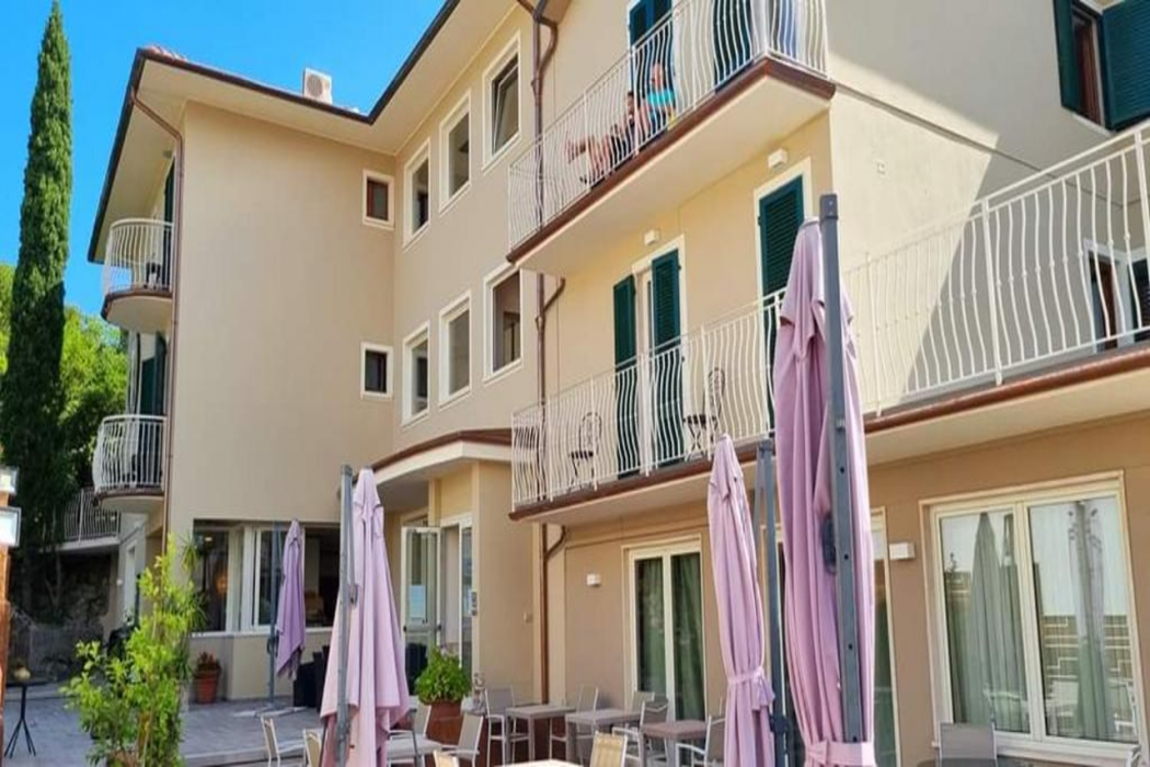 Hotel Monti in LAMPORECCHIO
