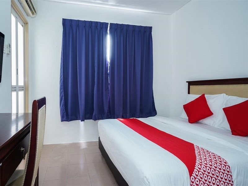 OYO 43955 N9 Business Hotel 21/27