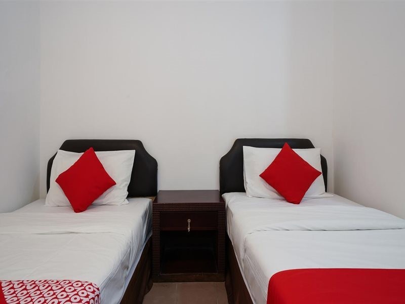 OYO 43955 N9 Business Hotel 22/27