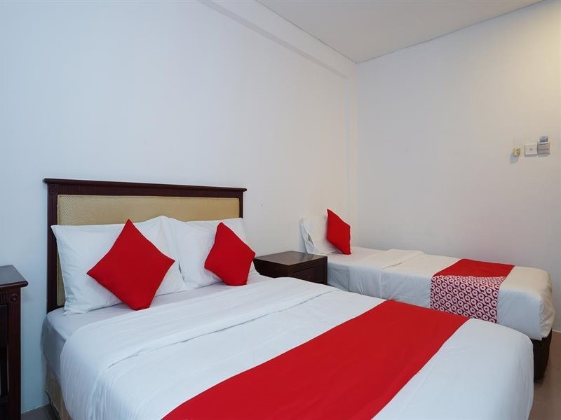 OYO 43955 N9 Business Hotel 23/27