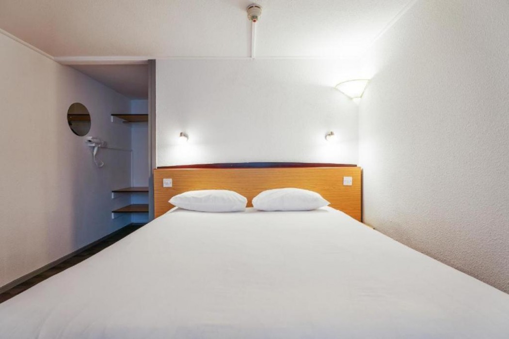 Room at The Beacon Hotel Cardiff, CARDIFF