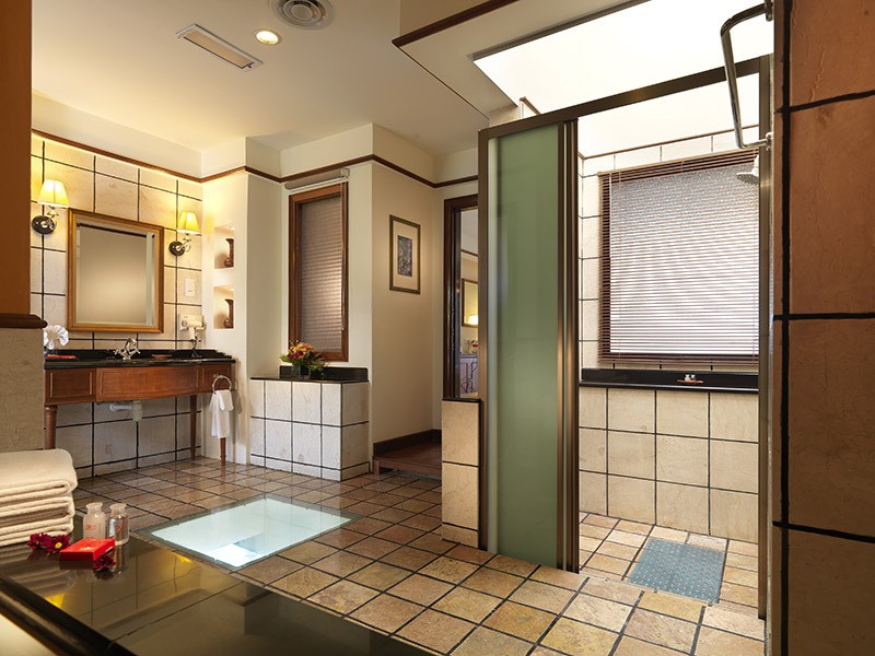 PREMIUM WATER CHALET