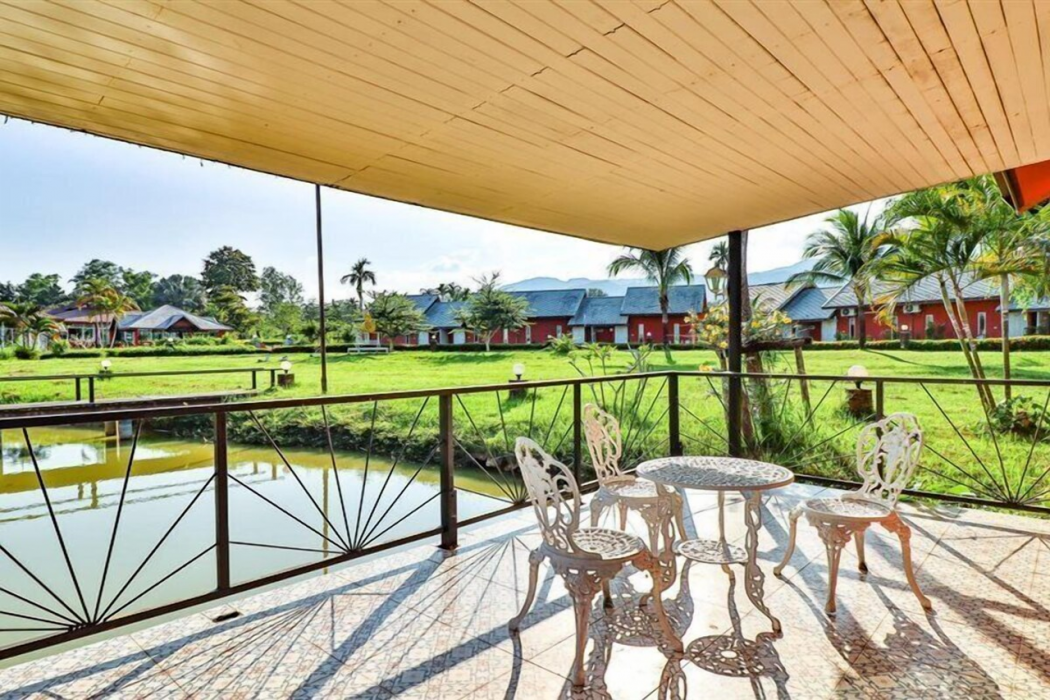 OYO 416 Golden Nakara Resort Maesai 13/13