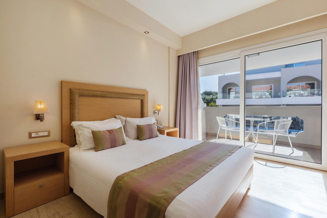 Alexandra Beach Resort & Spa 25/138