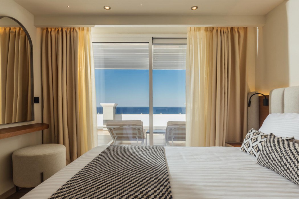 Alexandra Beach Resort & Spa 74/138