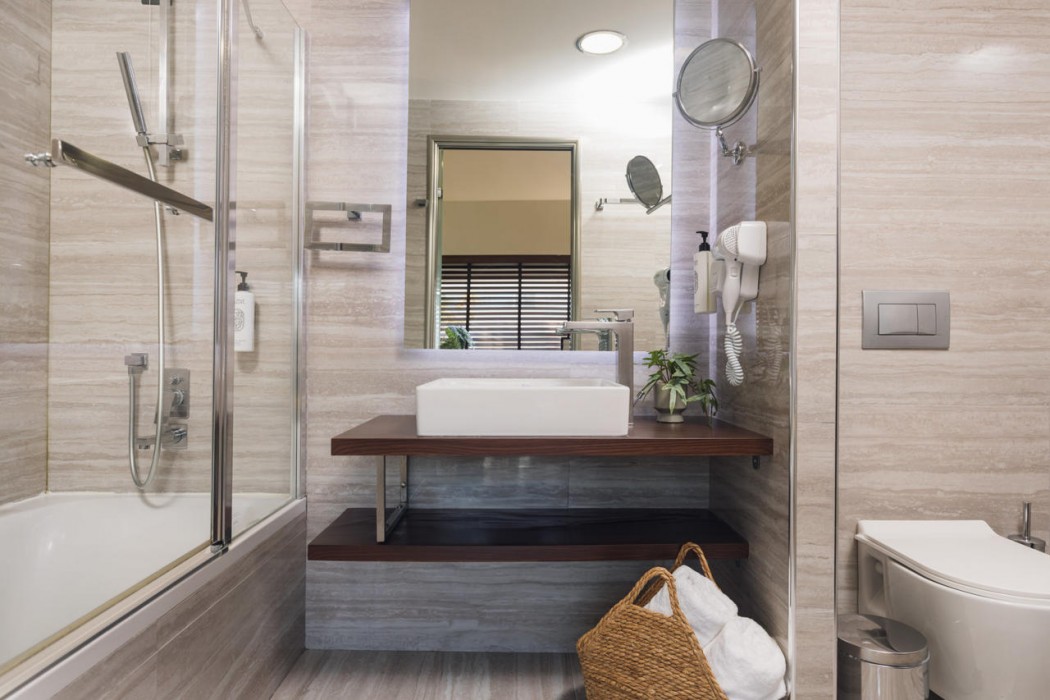 Alexandra Beach Resort & Spa 76/138