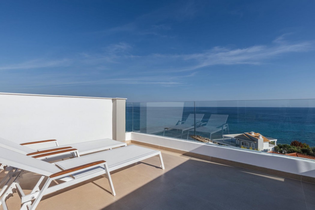 Alexandra Beach Resort & Spa 66/138