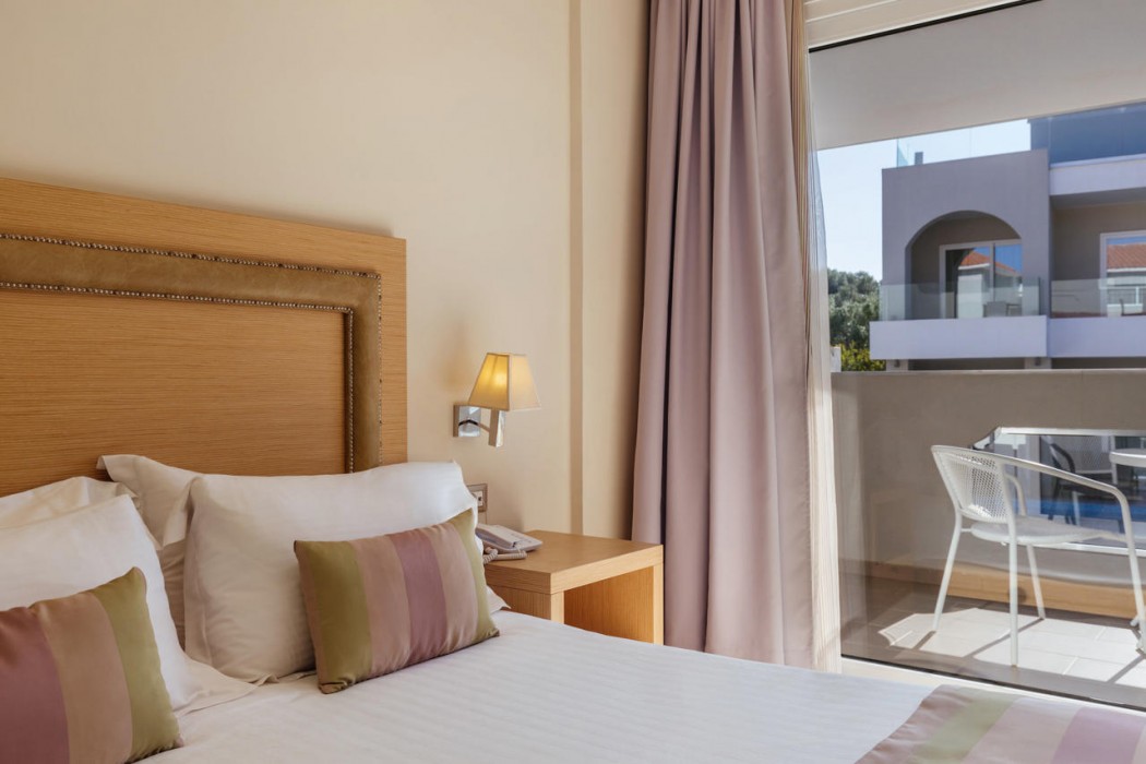 Alexandra Beach Resort & Spa 26/138