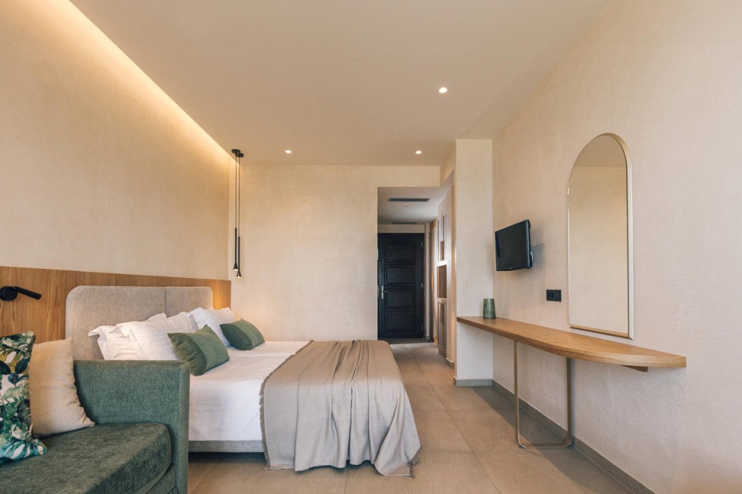 Alexandra Beach Resort & Spa 53/138