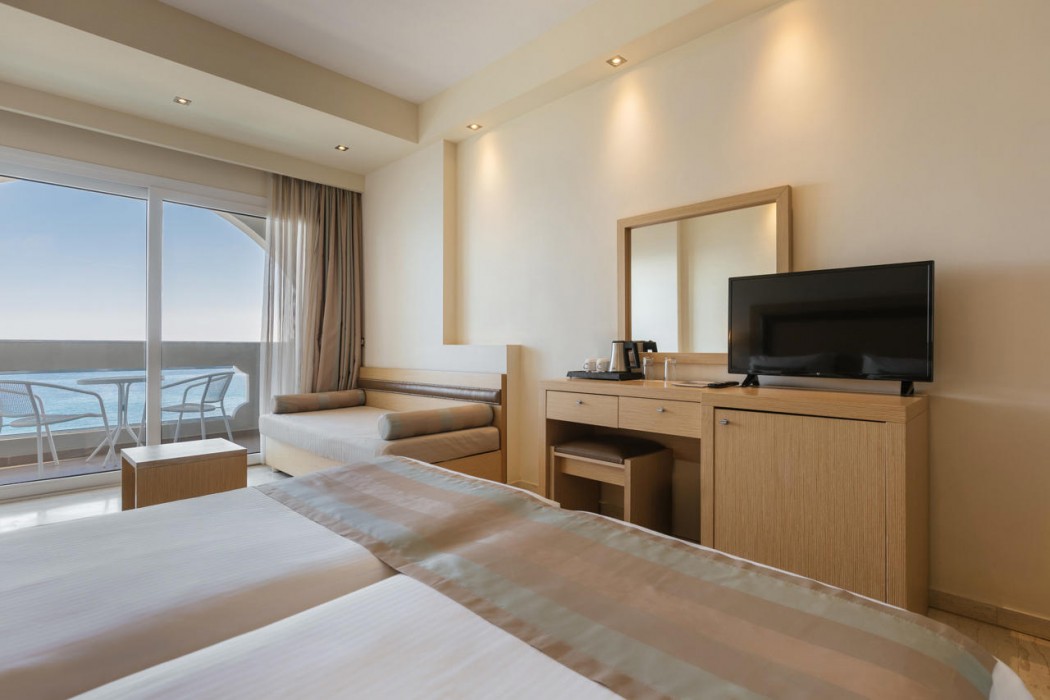 Alexandra Beach Resort & Spa 45/138