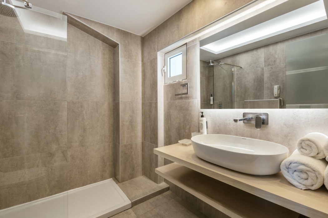 Alexandra Beach Resort & Spa 67/138