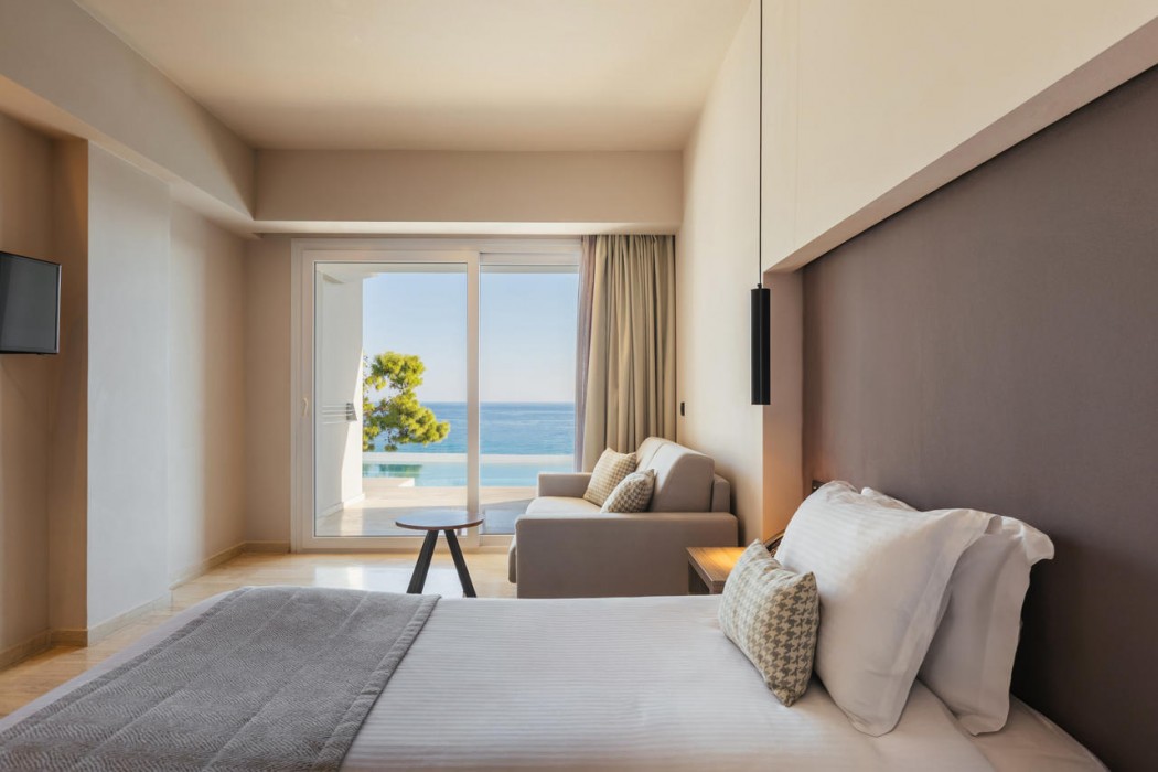 Alexandra Beach Resort & Spa 87/138