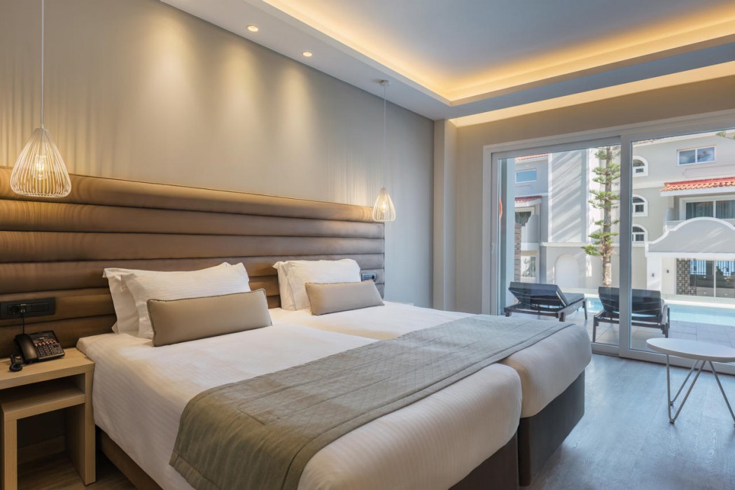 Alexandra Beach Resort & Spa 82/138