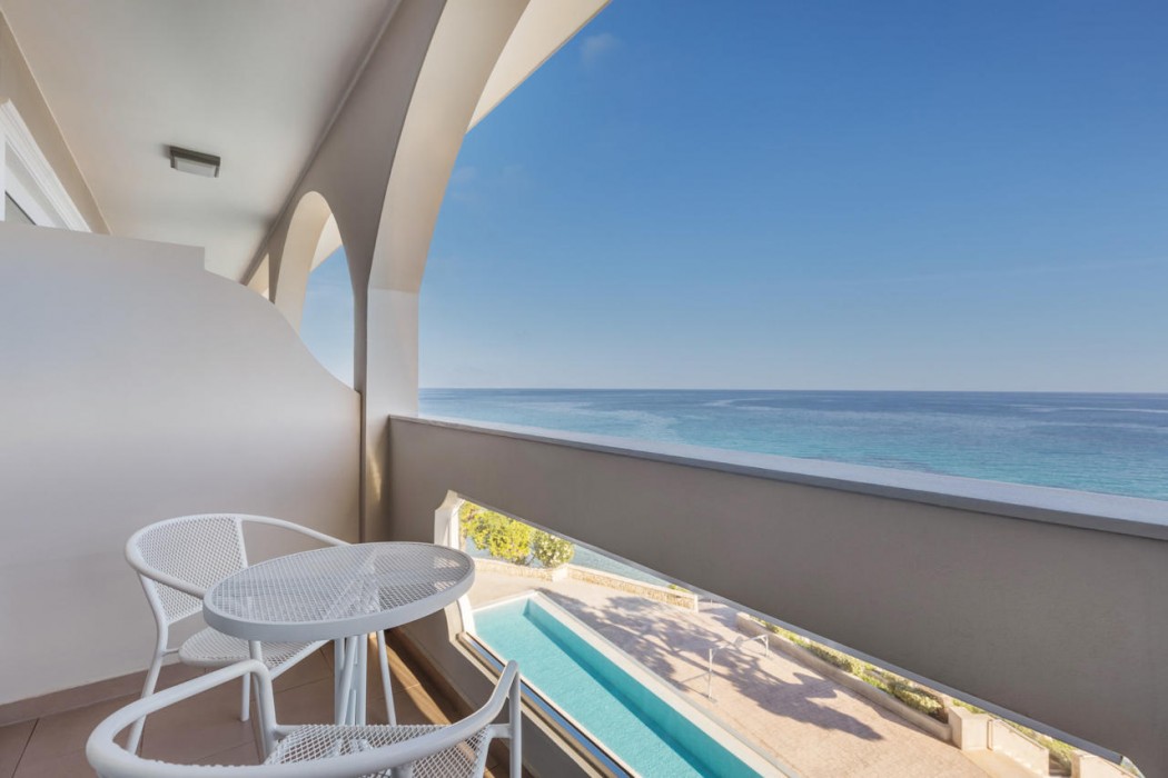 Alexandra Beach Resort & Spa 44/138