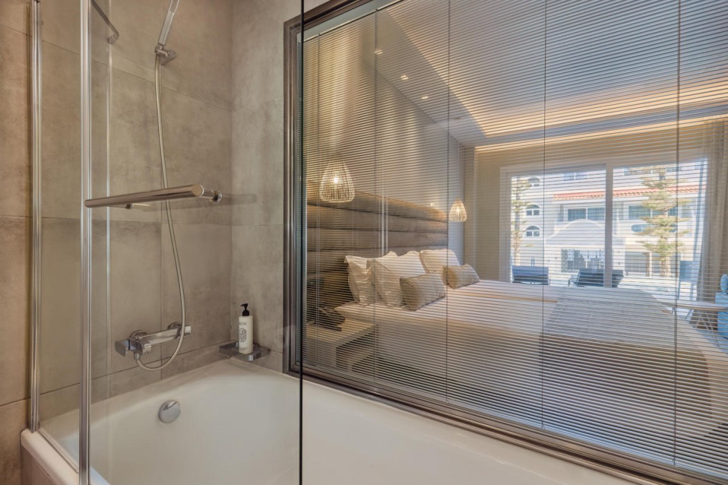 Alexandra Beach Resort & Spa 34/138