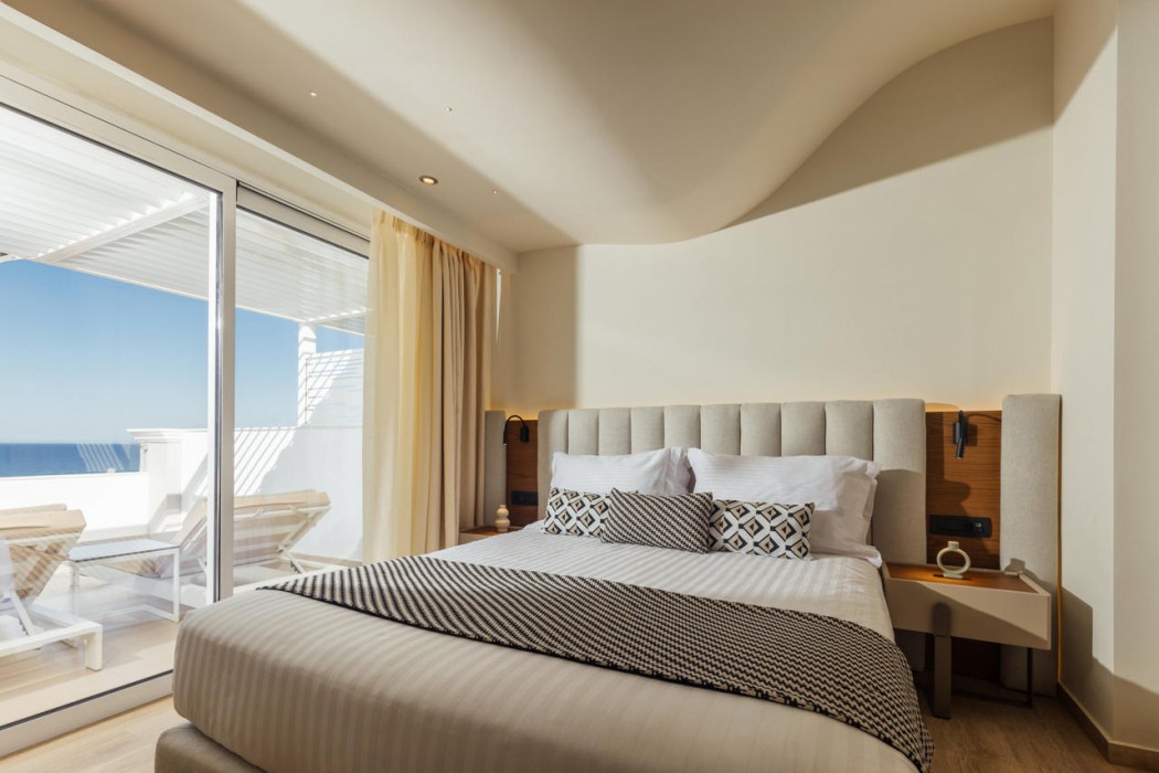 Alexandra Beach Resort & Spa 77/138