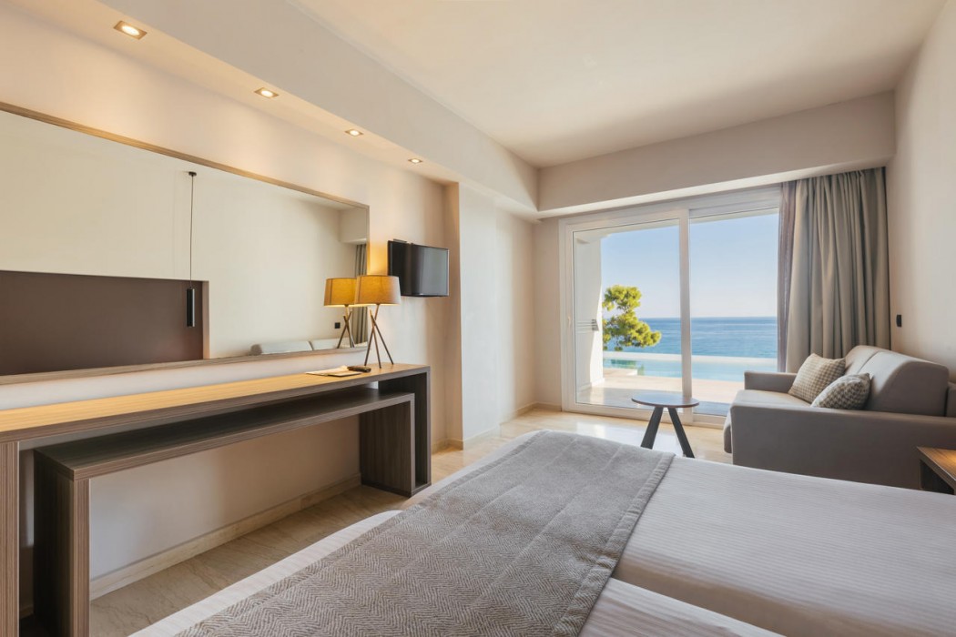 Alexandra Beach Resort & Spa 90/138
